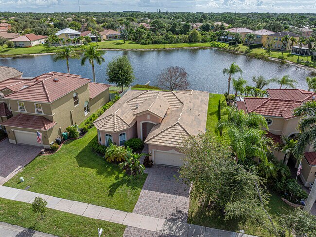 Building Photo - 5518 Place Lake Dr