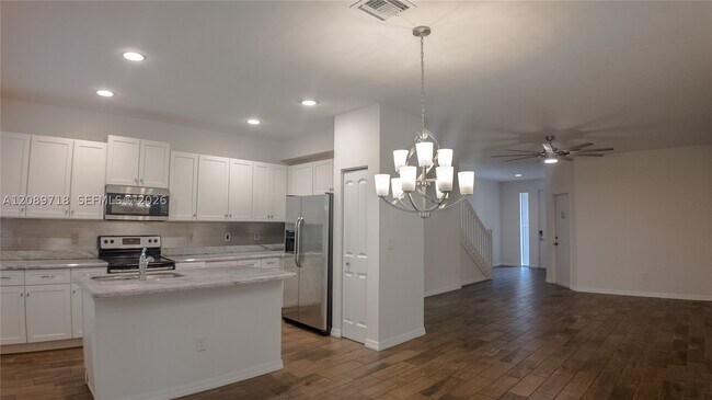 Building Photo - 1042 NW 33rd St