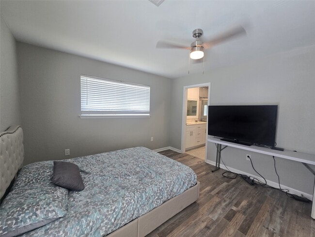 Building Photo - 211 Redfish Dr