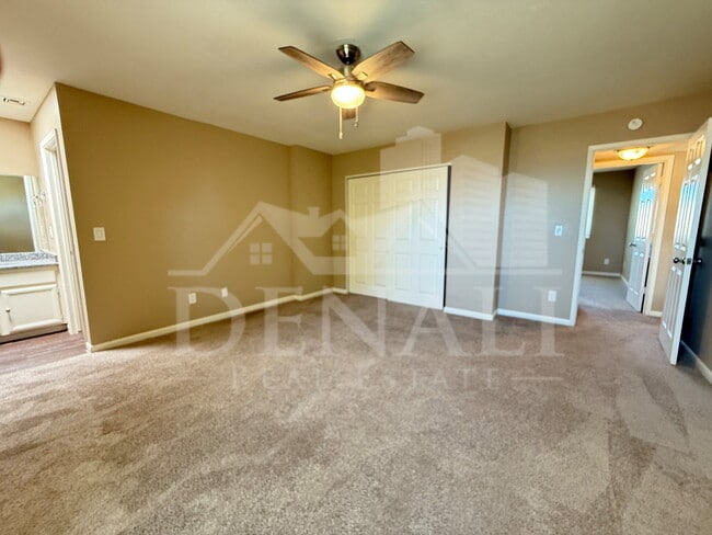 Building Photo - 2073 N Sunset Dr