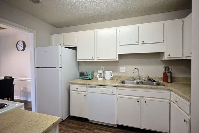 Building Photo - 50 Northtown Dr