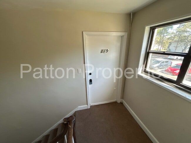 Building Photo - Hampton Hills Condo