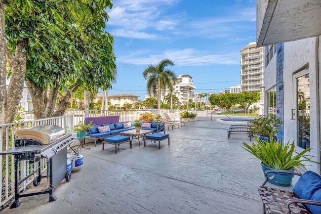 Building Photo - 550 Bayshore Dr