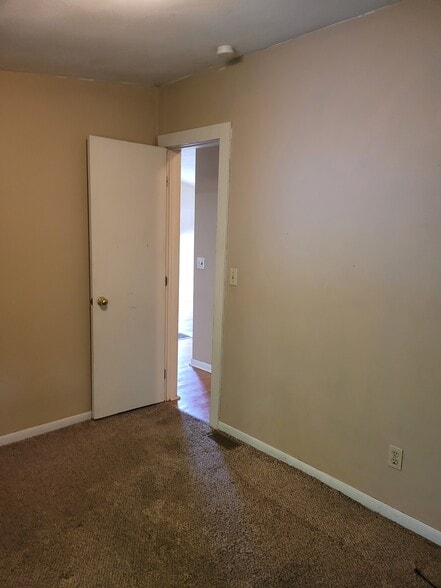Building Photo - 903 Glendale Dr