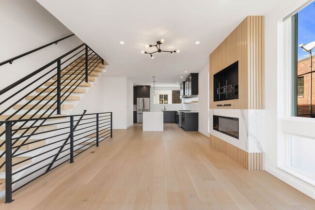 Building Photo - 2123 2nd Ave N