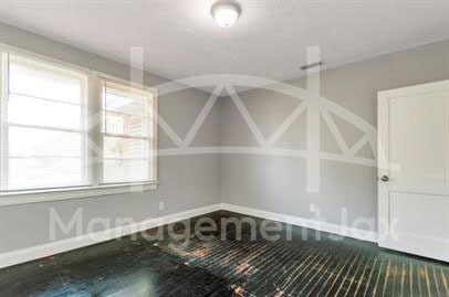 Building Photo - 44 E 45th St