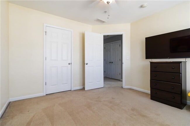 Building Photo - 6092 Indian Wood Cir