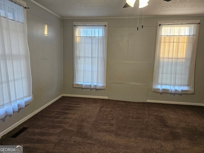 Building Photo - 1325 3rd St