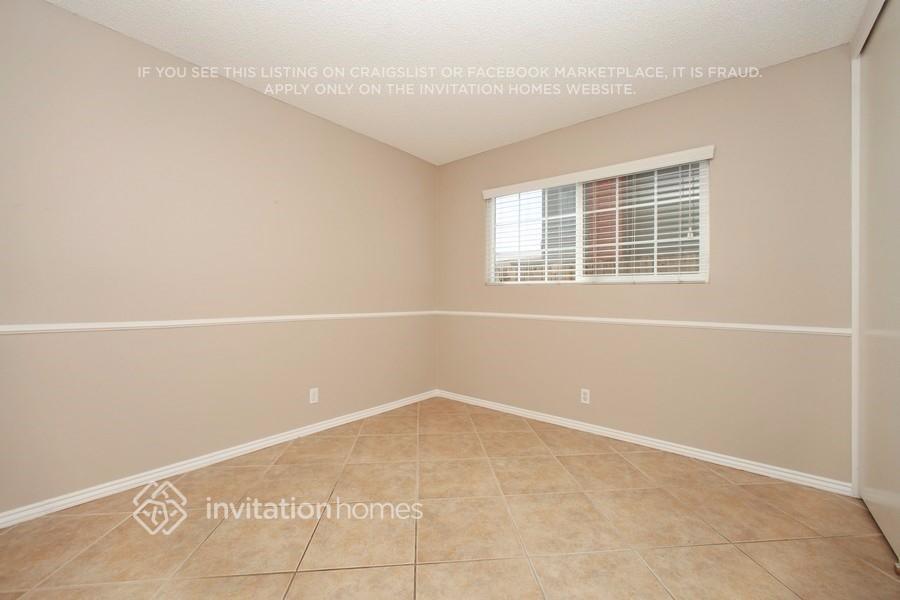 Building Photo - 3186 E Radcliffe Ave