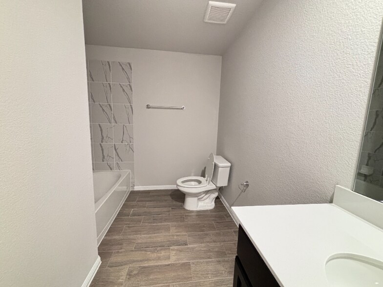 Building Photo - 2608 Rambling Rd