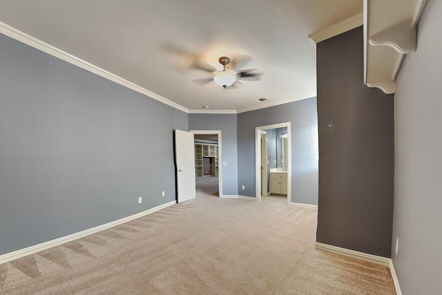 Building Photo - 4020 Oakmeadow Dr