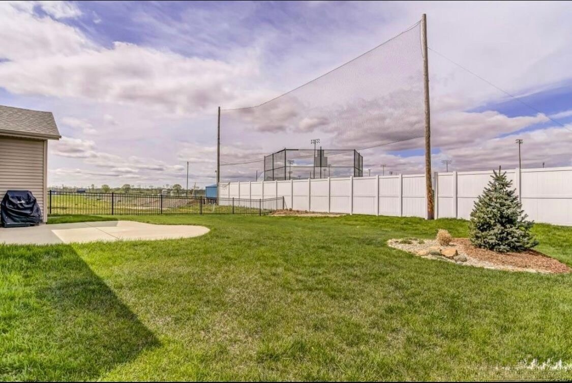 Building Photo - 1811 Spartan Dr