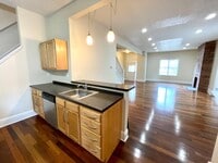 Building Photo - Amazing 4 Bedroom House! Hardwood, 2.5 Baths Stainless, A/C