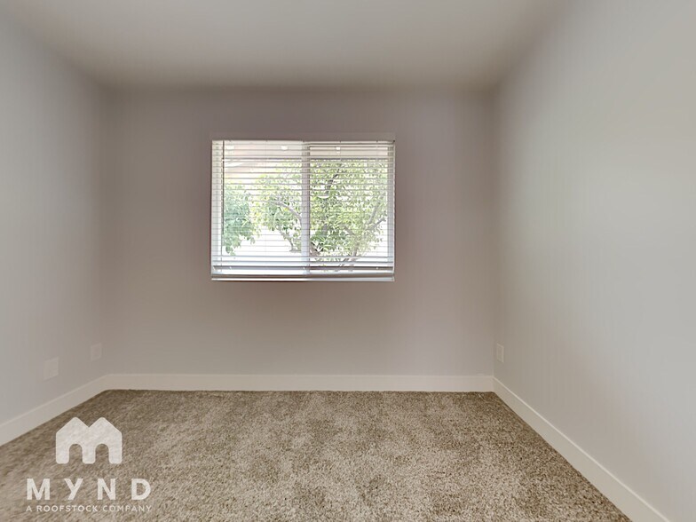Building Photo - 2528 E Hermosa Dr