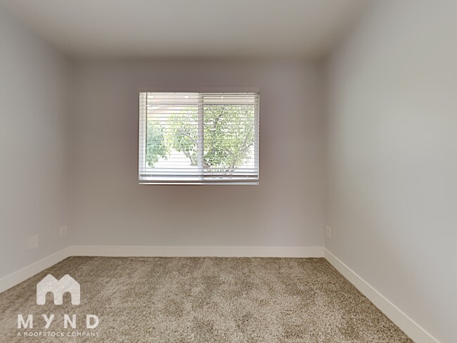 Building Photo - 2528 E Hermosa Dr