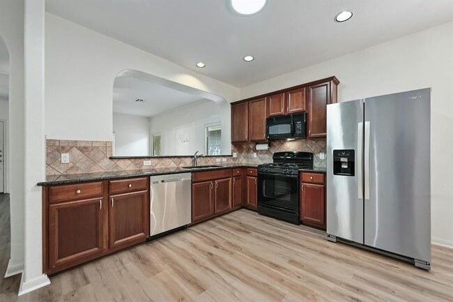 Building Photo - 2408 Amur Dr
