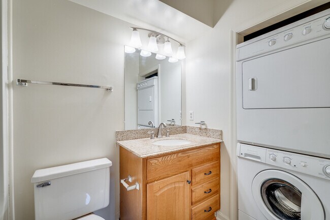 Building Photo - 1116 Blue Ridge Dr