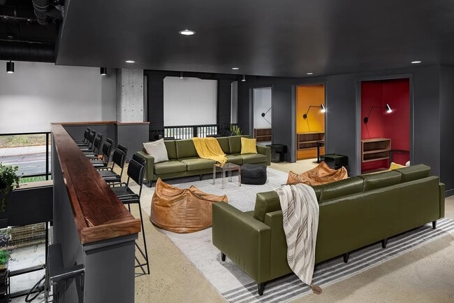 Building Photo - 526 Riverfront Ln