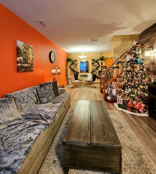 Building Photo - 862 Princeton Ave