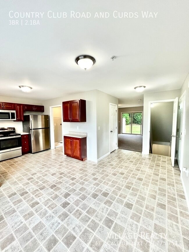 Building Photo - 703 Country Club Rd