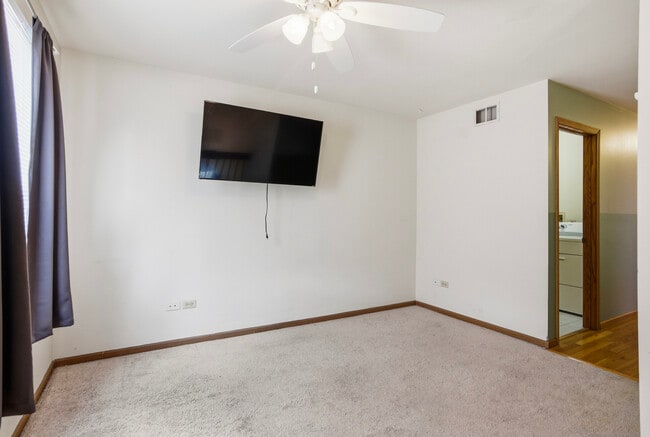 Building Photo - 5610 W Von Ave