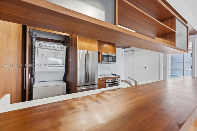 Building Photo - 50 Biscayne Blvd