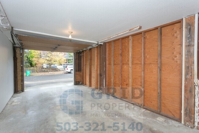 Building Photo - GPM475 - SE Woodward St (T1)