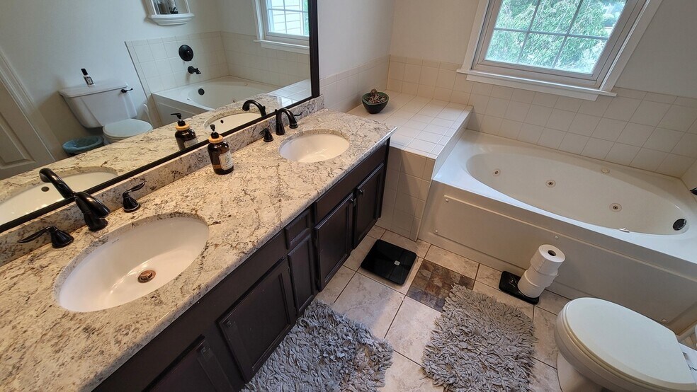 Building Photo - 3885 Thornberry Way