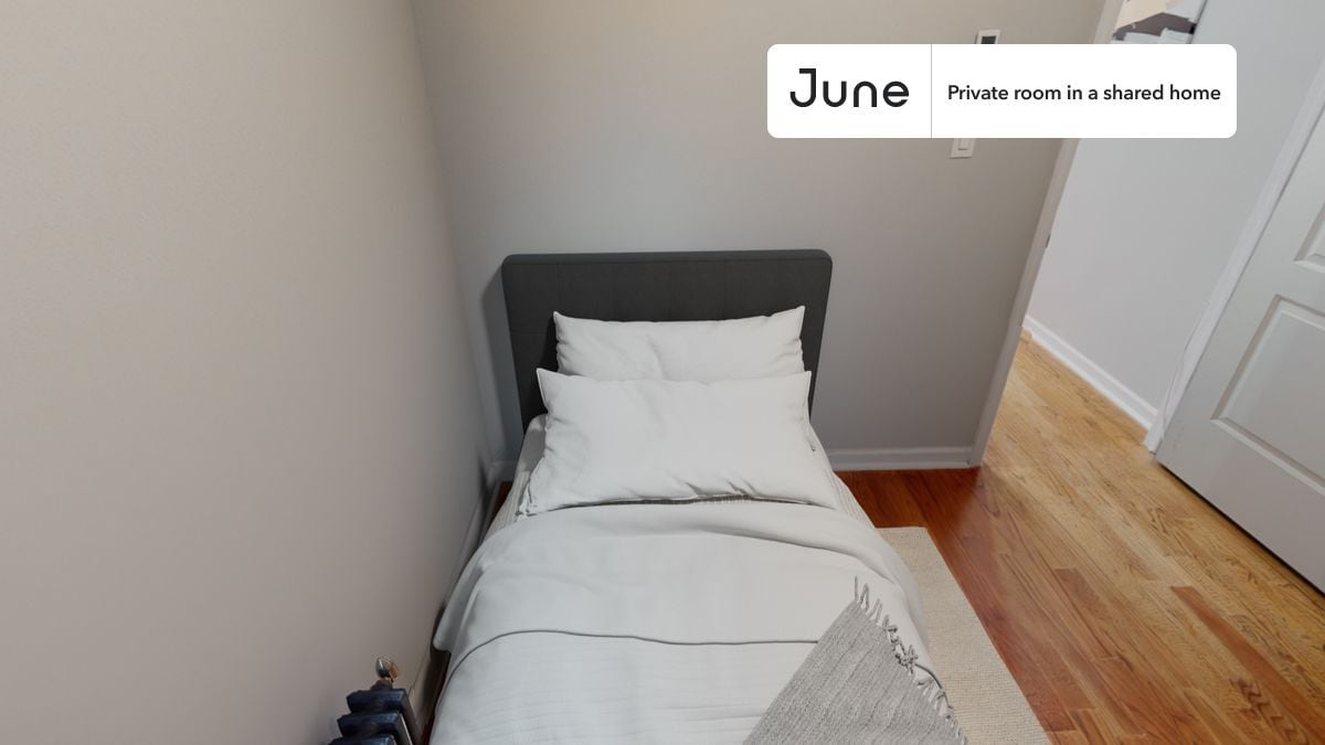 Building Photo - Room in Shared 3 bed/1 bath home