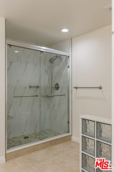 Building Photo - 10227 Autumn Leaf Cir