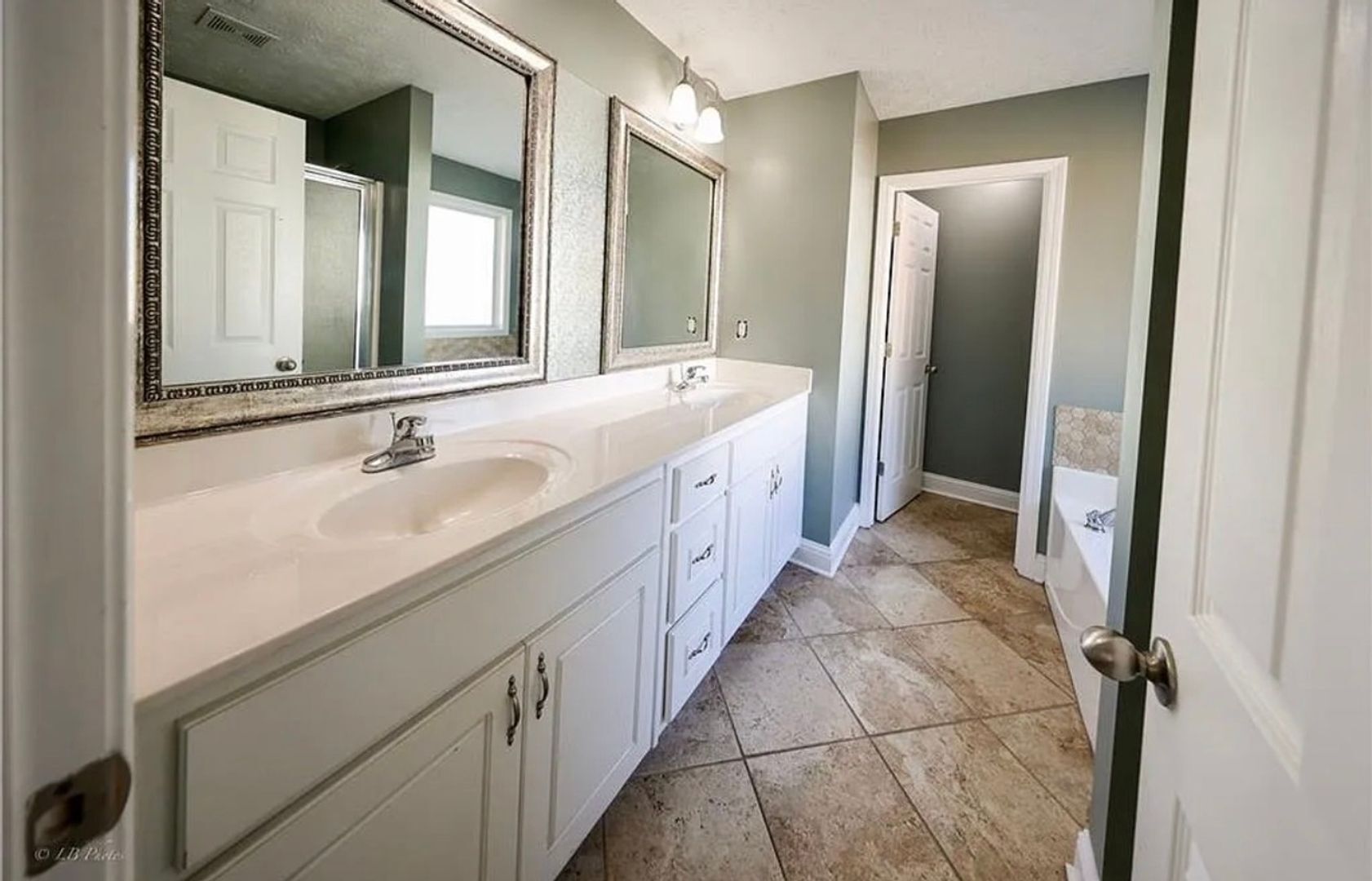 Building Photo - 918 Golden Meadows Ln