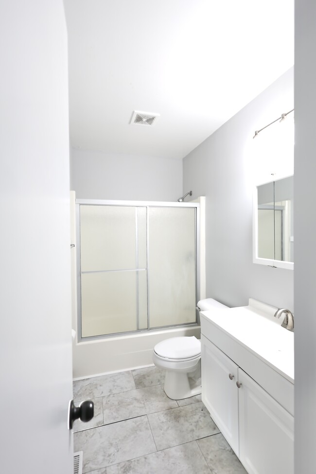 Building Photo - 2851 Fillmore Ln