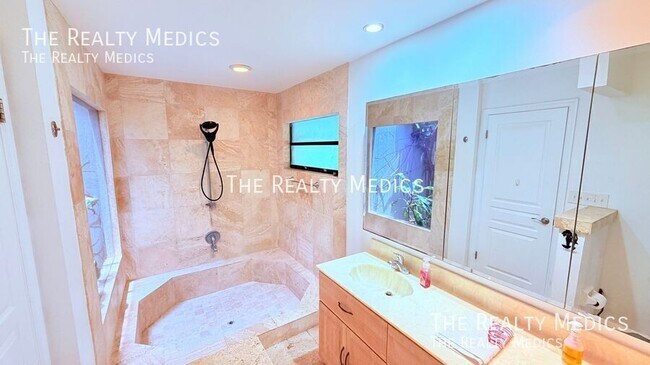Building Photo - 909 Gazell Trail