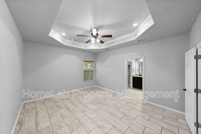Building Photo - 170 Tedder St