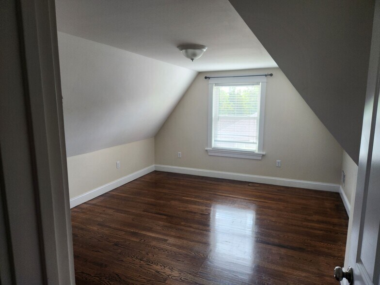 Primary Photo - 219 Metacom Ave