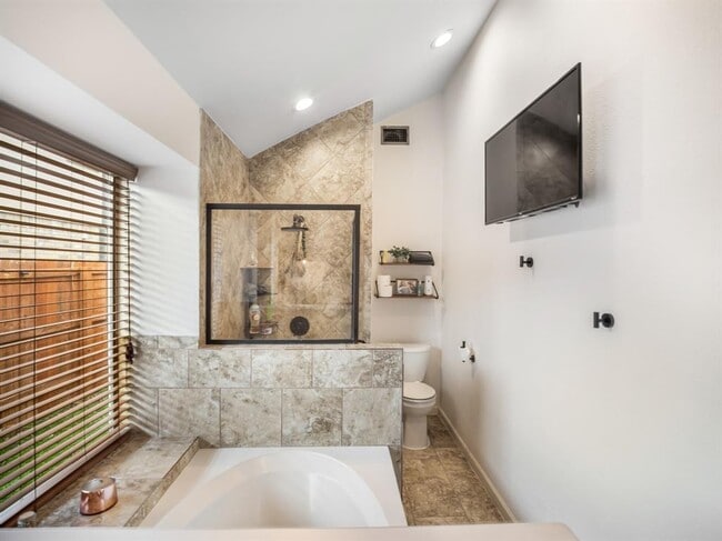 Building Photo - 505 Eaglecreek Dr