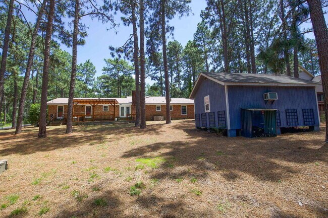 Building Photo - Retro Ranch only minutes from downtown Sou...