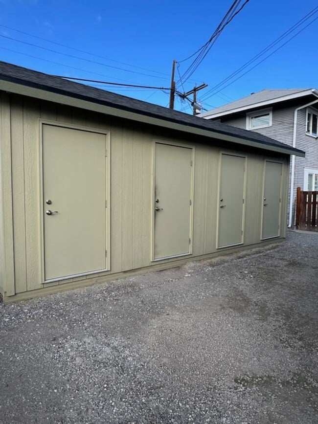 Building Photo - 522 Orondo Ave