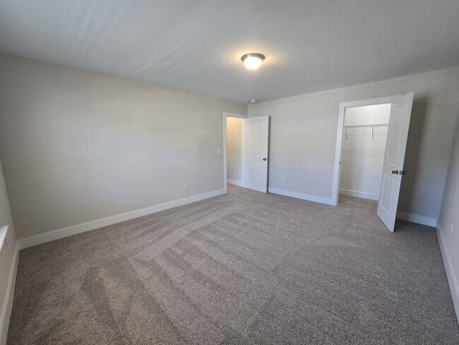 Building Photo - 807 Pryor St