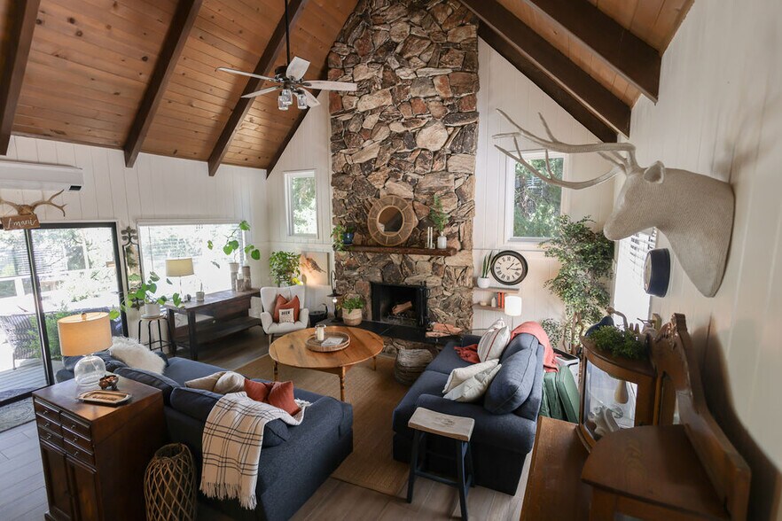 Main Living Space - 28606 Saginaw Ct