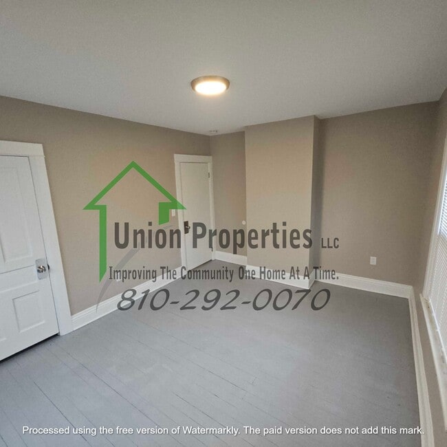 Building Photo - 263 N Elk St