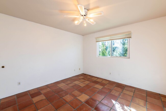 Building Photo - Charming Guest House on Escalante St.