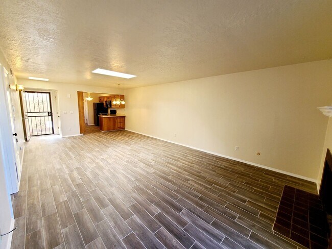 Building Photo - Coming August 11th, 2026! 2 bed 2 bath townhome! Must See!!