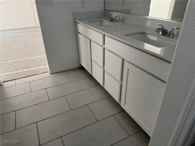 Building Photo - 10218 Starlit Cyn Ct