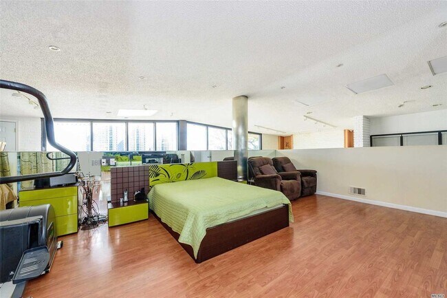 Building Photo - 197 Granada St