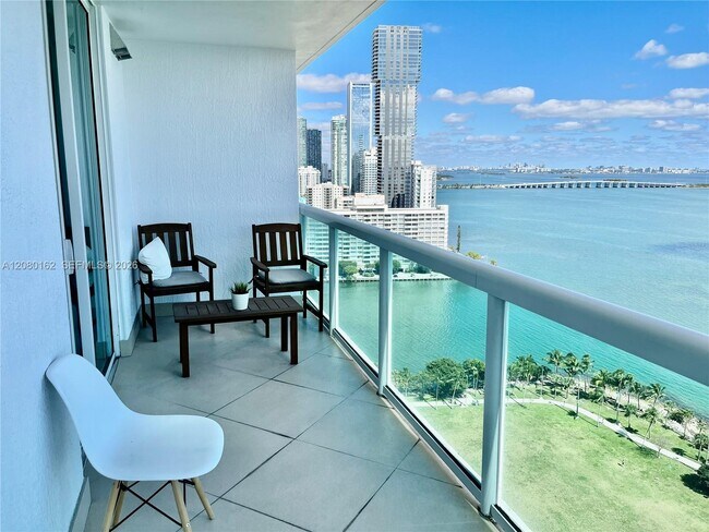 Building Photo - 1800 N Bayshore Dr