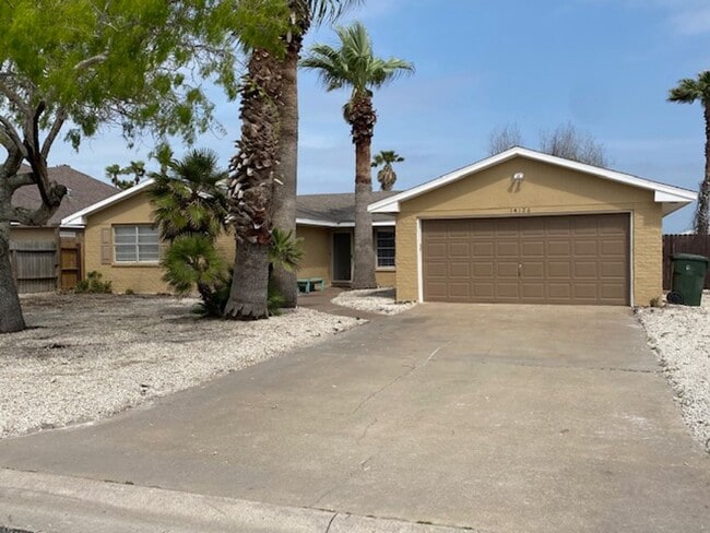 Building Photo - WATERFRONT HOME W/ FENCED YARD