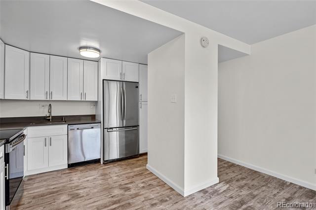 Building Photo - 3100 E Cherry Creek S Dr