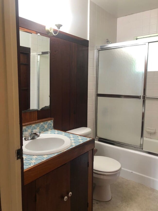 Building Photo - 1164 Madrone Way