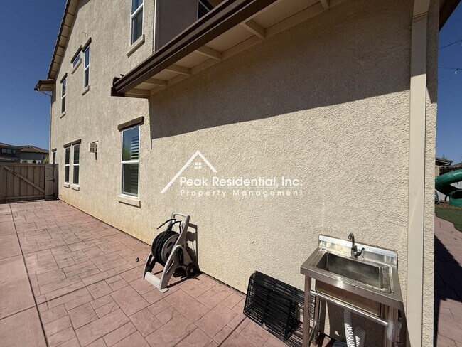 Building Photo - 3535 Heron Ct